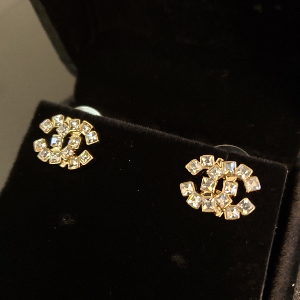 Vtg Coco Chanel chunky crystal gold earrings